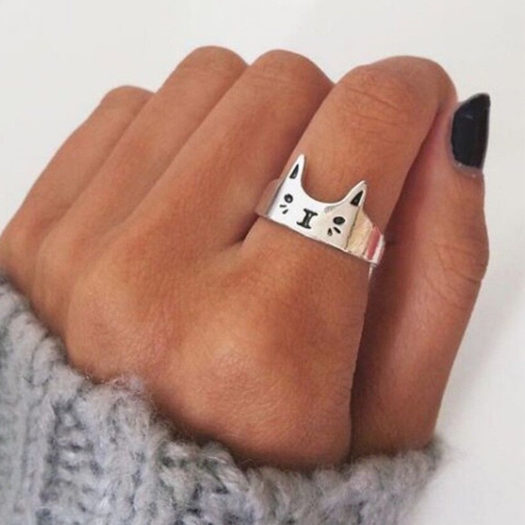 Jewelry - NWOT Adorable Cat Ring